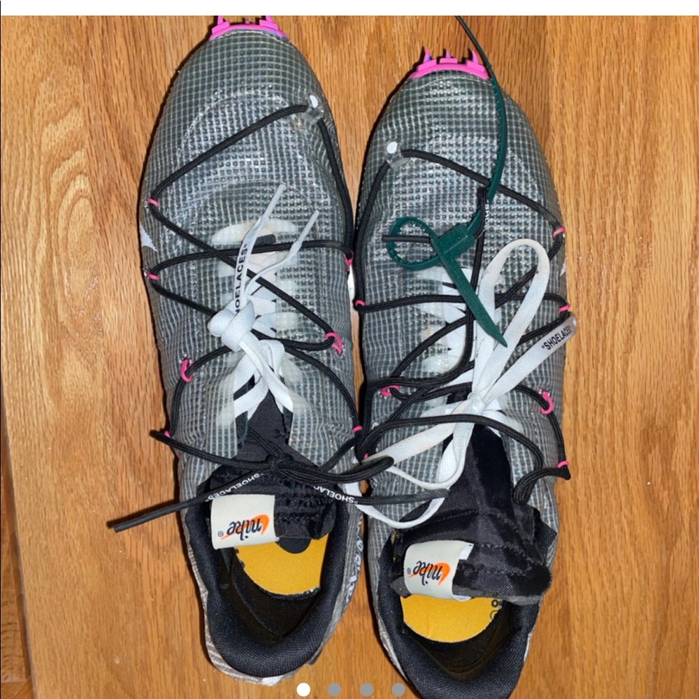 Off- white x vapor street laser Fuchsia 
Size 13